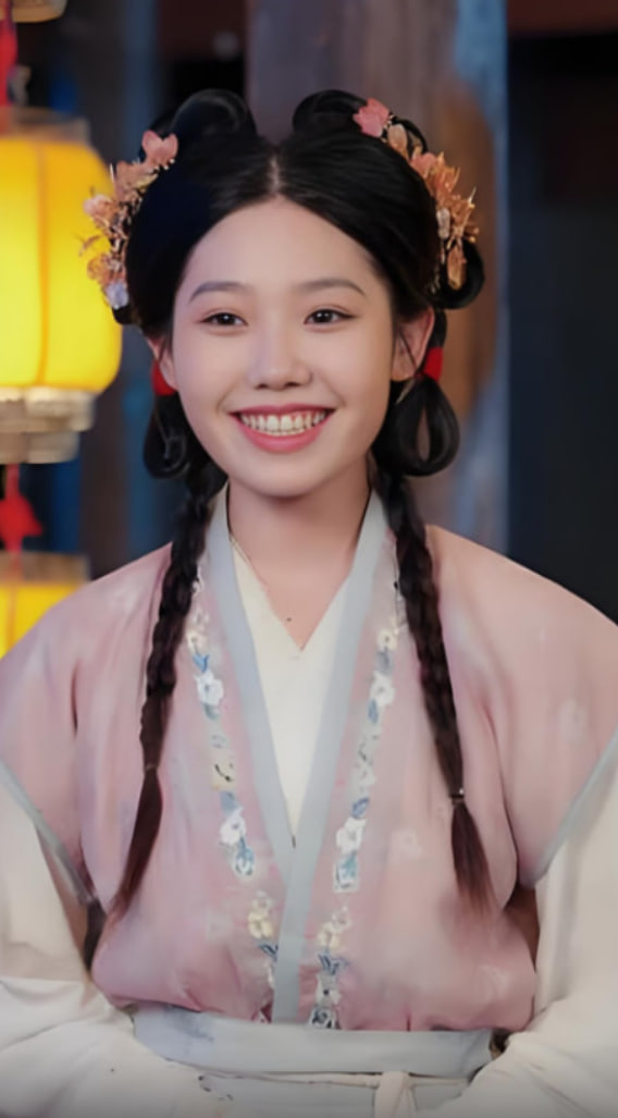 穿越后！我?guī)托∽孀谡衽d家族（穿越后我?guī)托∽孀谡衽d家族）(全集)